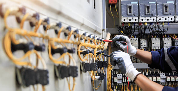 Professional Electrician technician working in Helotes, TX